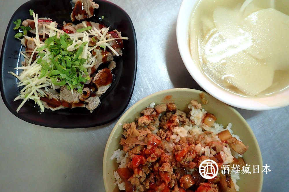 昌平炒麺ー脂身と赤身と半分ずつの魯肉飯(ルーローハン)が絶品！